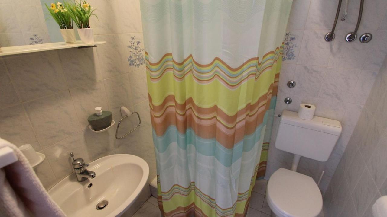 Apartments And Rooms Jelka Malinska Zewnętrze zdjęcie