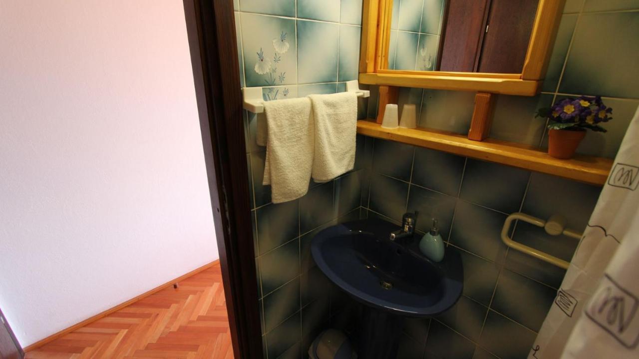 Apartments And Rooms Jelka Malinska Zewnętrze zdjęcie