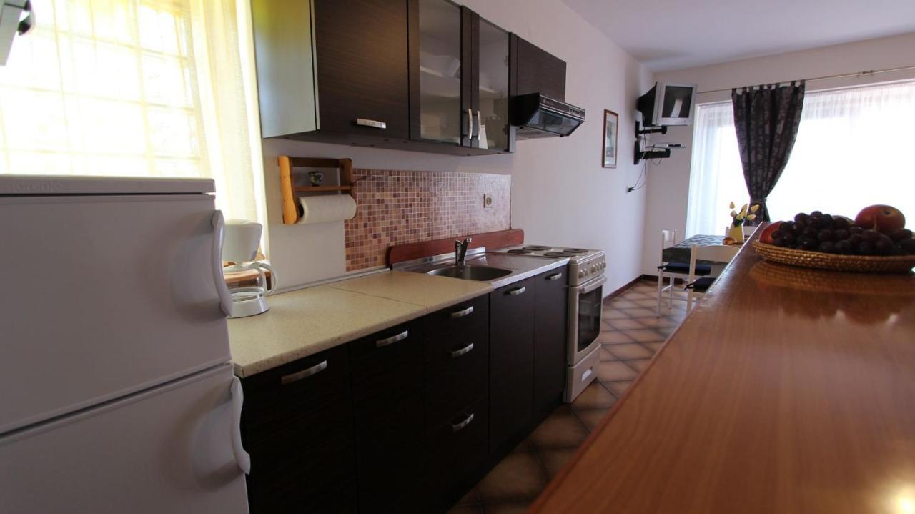 Apartments And Rooms Jelka Malinska Zewnętrze zdjęcie