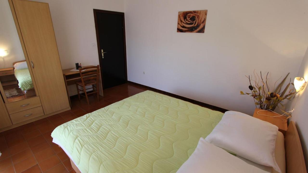 Apartments And Rooms Jelka Malinska Zewnętrze zdjęcie