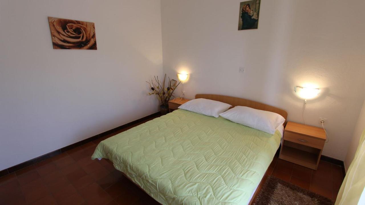 Apartments And Rooms Jelka Malinska Zewnętrze zdjęcie