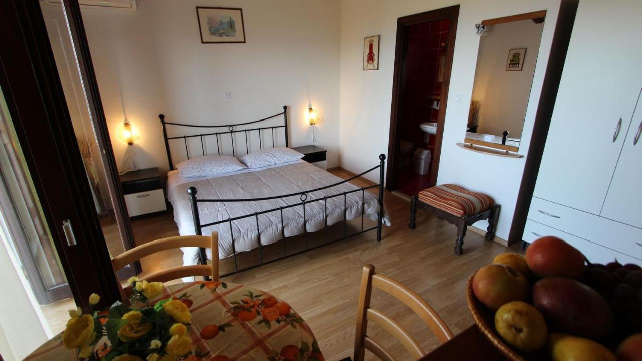 Apartments And Rooms Jelka Malinska Zewnętrze zdjęcie
