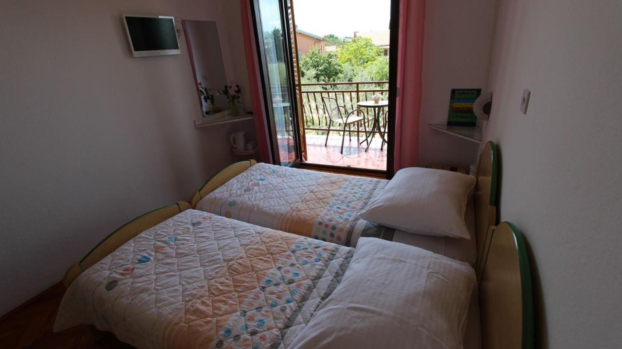 Apartments And Rooms Jelka Malinska Zewnętrze zdjęcie