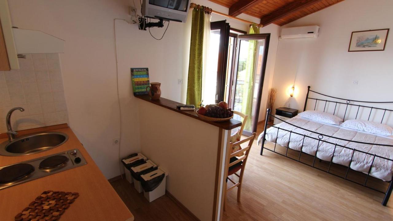 Apartments And Rooms Jelka Malinska Zewnętrze zdjęcie